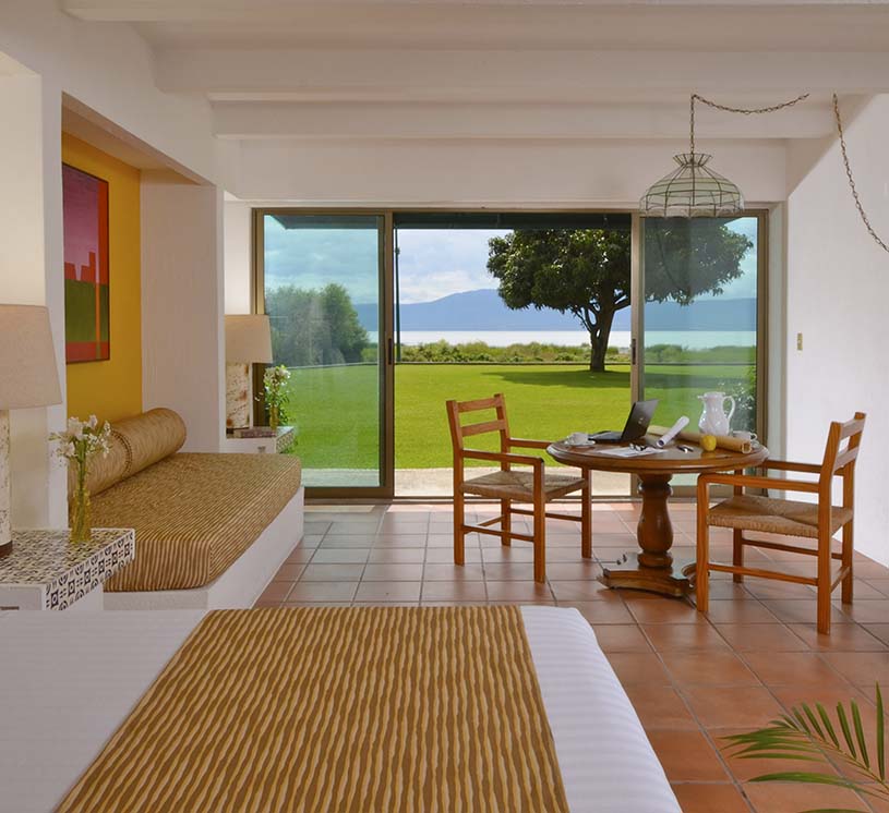 فندق ريال دي تشابالا, غرفة مطلة على البحيرة